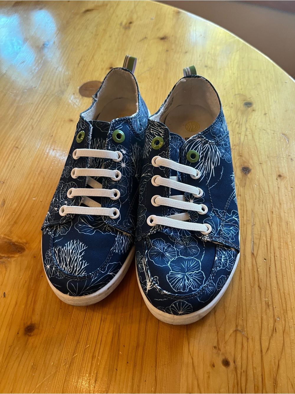 Venice Pismo Proteus Vionic Sneaker